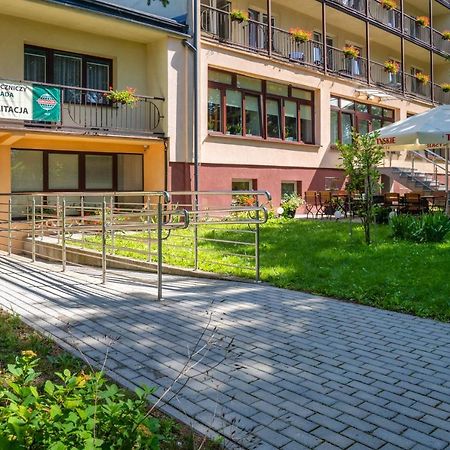 Hotel Gromada Medical Spa บุสโก-สดรูย ภายนอก รูปภาพ