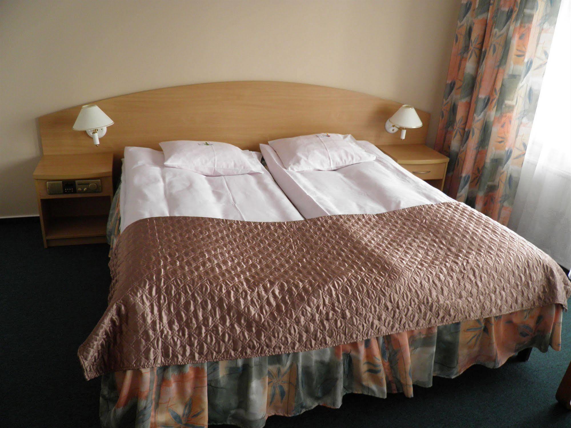 Hotel Gromada Medical Spa บุสโก-สดรูย ภายนอก รูปภาพ