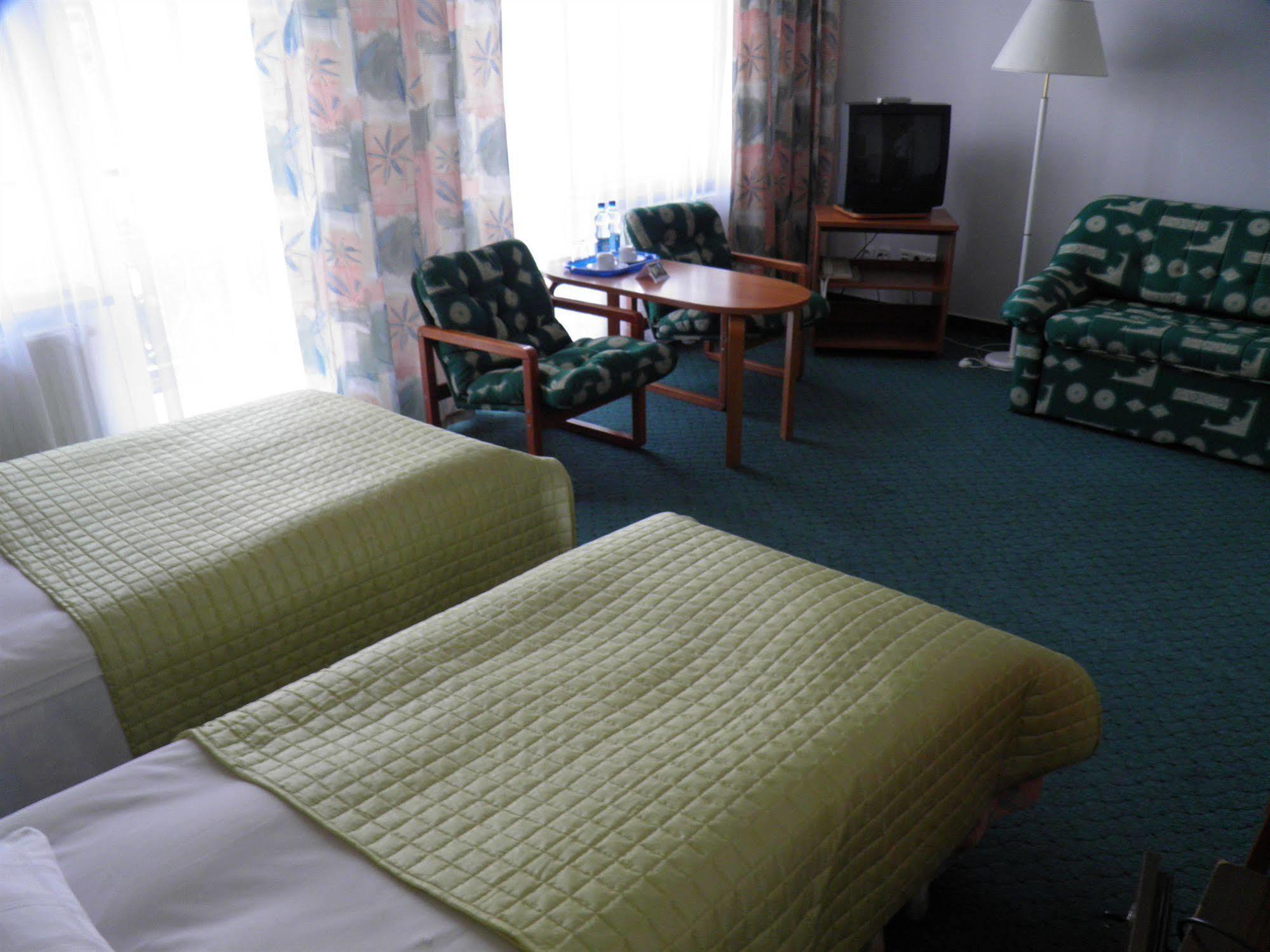 Hotel Gromada Medical Spa บุสโก-สดรูย ภายนอก รูปภาพ