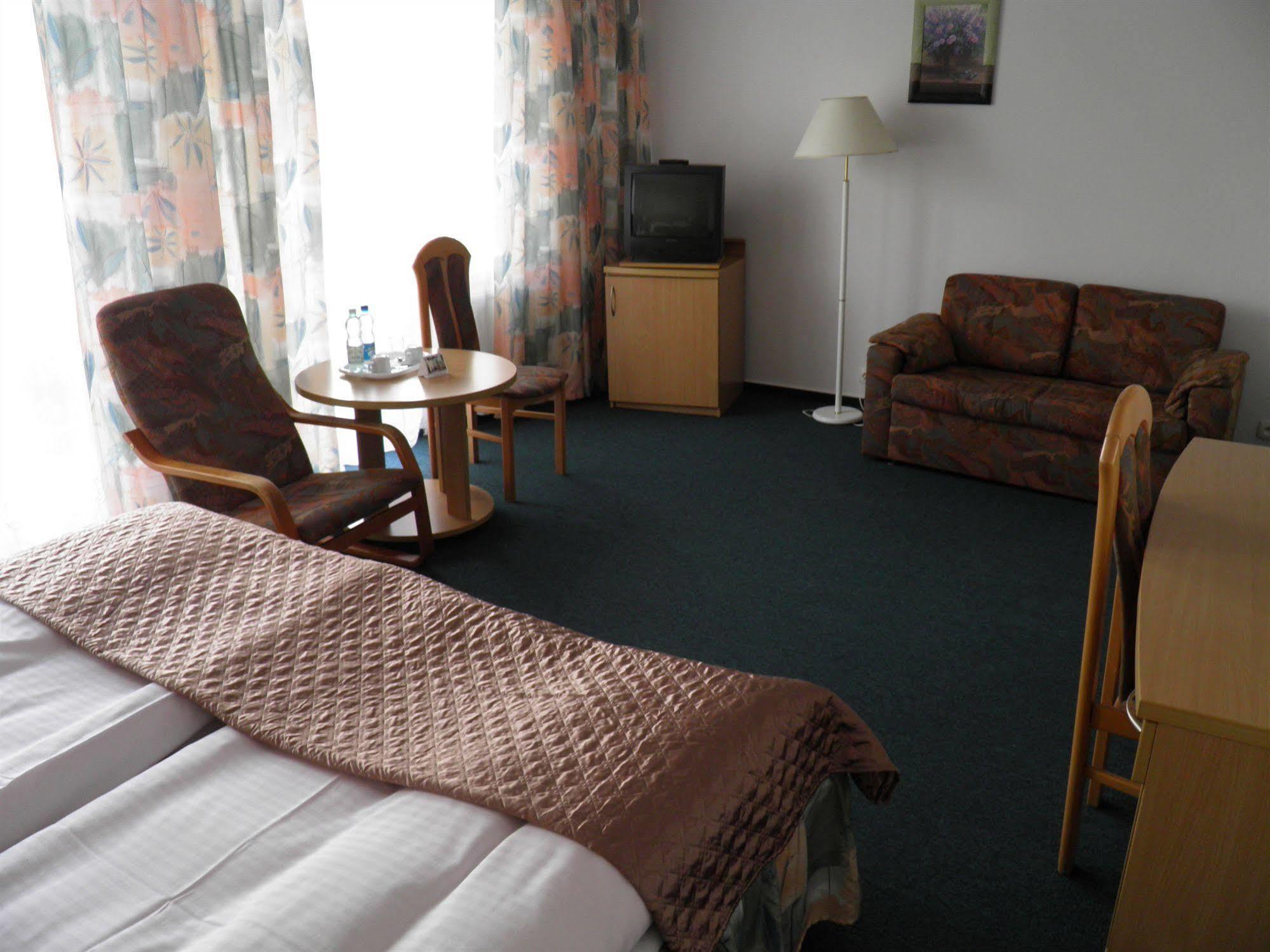 Hotel Gromada Medical Spa บุสโก-สดรูย ภายนอก รูปภาพ