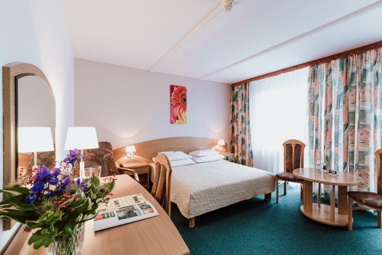 Hotel Gromada Medical Spa บุสโก-สดรูย ภายนอก รูปภาพ